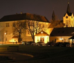 VYHLÁŠENÍ VÝBĚROVÉHO ŘÍZENÍ NA POZICI ŘEDITEL/ŘEDITELKA CHVALSKÉHO ZÁMKU