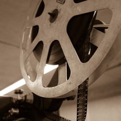Letní retro kino na nádvoří Chvalského zámku – 31. 8. až 2. 9.
