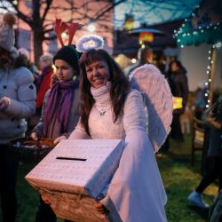 Adventní trhy, rozsvícení vánočního stromu a Ježíškova pošta