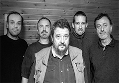 JAN SPÁLENÝ A ASPM: KONCERT NA NÁDVOŘÍ CHVALSKÉHO ZÁMKU