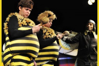 Představení Divadla Krapet – Zimní příhody včelích medvídků s písničkami Petra Skoumala a Zdeňka Svěráka