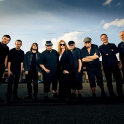 STO ZVÍŘAT – koncert na zámeckém nádvoří
