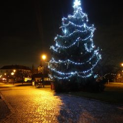 ADVENTNÍ TRHY NA CHVALECH ZRUŠENY