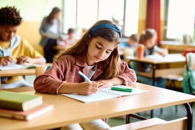 ZŠ RATIBOŘICKÁ PŘIJME ASISTENTA PEDAGOGA A UČITELE/UČITELKU PŘÍRODOPISU