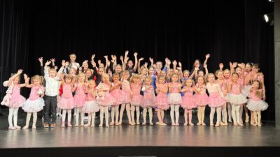 Závěrečné představení školy La Petite Ballerina (*)