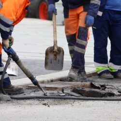 POZOR PRŮJEZD KLÁNOVICEMI OMEZEN